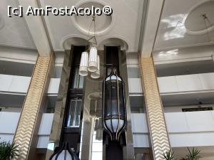P04 [JUN-2021] Iberostar Kuriat Palace - lifturile panoramice din holul central