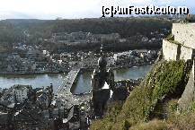 P05 [DEC-2011] Priveliste asupra raului Meuse, bisericii si orasului. Vedeti acolo jos si masina noastra? Bravooo