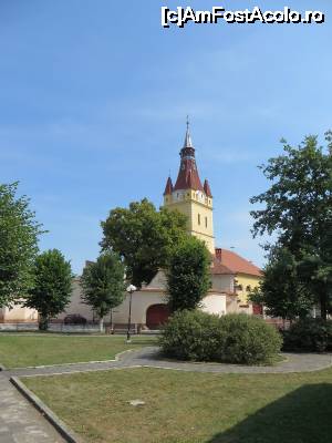 [P08] Biserica fortificată din Cristian - Brașov privită din parc.  » foto by tata123 🔱
 - 
<span class="allrVoted glyphicon glyphicon-heart hidden" id="av679613"></span>
<a class="m-l-10 hidden" id="sv679613" onclick="voting_Foto_DelVot(,679613,25156)" role="button">șterge vot <span class="glyphicon glyphicon-remove"></span></a>
<a id="v9679613" class=" c-red"  onclick="voting_Foto_SetVot(679613)" role="button"><span class="glyphicon glyphicon-heart-empty"></span> <b>LIKE</b> = Votează poza</a> <img class="hidden"  id="f679613W9" src="/imagini/loader.gif" border="0" /><span class="AjErrMes hidden" id="e679613ErM"></span>