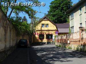 [P13] Casa Altstadt este chiar în curbă, în zona indicatoarelor „Oprirea interzisă” » foto by nils1
 - 
<span class="allrVoted glyphicon glyphicon-heart hidden" id="av1071646"></span>
<a class="m-l-10 hidden" id="sv1071646" onclick="voting_Foto_DelVot(,1071646,25161)" role="button">șterge vot <span class="glyphicon glyphicon-remove"></span></a>
<a id="v91071646" class=" c-red"  onclick="voting_Foto_SetVot(1071646)" role="button"><span class="glyphicon glyphicon-heart-empty"></span> <b>LIKE</b> = Votează poza</a> <img class="hidden"  id="f1071646W9" src="/imagini/loader.gif" border="0" /><span class="AjErrMes hidden" id="e1071646ErM"></span>