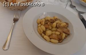 [P17] Trattoria Croce Bianca » foto by adso
 - 
<span class="allrVoted glyphicon glyphicon-heart hidden" id="av1545441"></span>
<a class="m-l-10 hidden" id="sv1545441" onclick="voting_Foto_DelVot(,1545441,25210)" role="button">șterge vot <span class="glyphicon glyphicon-remove"></span></a>
<a id="v91545441" class=" c-red"  onclick="voting_Foto_SetVot(1545441)" role="button"><span class="glyphicon glyphicon-heart-empty"></span> <b>LIKE</b> = Votează poza</a> <img class="hidden"  id="f1545441W9" src="/imagini/loader.gif" border="0" /><span class="AjErrMes hidden" id="e1545441ErM"></span>