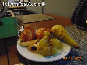 [P34] hotel Ibis Style, mic dejun » foto by Yolanda
 - 
<span class="allrVoted glyphicon glyphicon-heart hidden" id="av1510780"></span>
<a class="m-l-10 hidden" id="sv1510780" onclick="voting_Foto_DelVot(,1510780,25352)" role="button">șterge vot <span class="glyphicon glyphicon-remove"></span></a>
<a id="v91510780" class=" c-red"  onclick="voting_Foto_SetVot(1510780)" role="button"><span class="glyphicon glyphicon-heart-empty"></span> <b>LIKE</b> = Votează poza</a> <img class="hidden"  id="f1510780W9" src="/imagini/loader.gif" border="0" /><span class="AjErrMes hidden" id="e1510780ErM"></span>