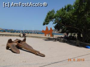 P07 [JUN-2019] Simbolurile Paleochorei: ancora şi monumentul călătorului, plasate lângă plaja Pachia Ammos
