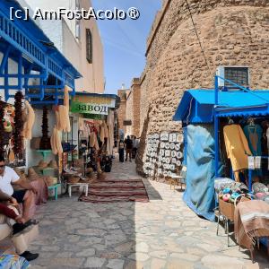 [P44] Hammamet, Medina, Stradă-Bazar cu suveniruri și produse tradiționale » foto by mprofeanu
 - 
<span class="allrVoted glyphicon glyphicon-heart hidden" id="av1441762"></span>
<a class="m-l-10 hidden" id="sv1441762" onclick="voting_Foto_DelVot(,1441762,25830)" role="button">șterge vot <span class="glyphicon glyphicon-remove"></span></a>
<a id="v91441762" class=" c-red"  onclick="voting_Foto_SetVot(1441762)" role="button"><span class="glyphicon glyphicon-heart-empty"></span> <b>LIKE</b> = Votează poza</a> <img class="hidden"  id="f1441762W9" src="/imagini/loader.gif" border="0" /><span class="AjErrMes hidden" id="e1441762ErM"></span>