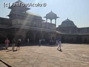 [P20] Fatehpur Sikri » foto by robert
 - 
<span class="allrVoted glyphicon glyphicon-heart hidden" id="av1464581"></span>
<a class="m-l-10 hidden" id="sv1464581" onclick="voting_Foto_DelVot(,1464581,26028)" role="button">șterge vot <span class="glyphicon glyphicon-remove"></span></a>
<a id="v91464581" class=" c-red"  onclick="voting_Foto_SetVot(1464581)" role="button"><span class="glyphicon glyphicon-heart-empty"></span> <b>LIKE</b> = Votează poza</a> <img class="hidden"  id="f1464581W9" src="/imagini/loader.gif" border="0" /><span class="AjErrMes hidden" id="e1464581ErM"></span>