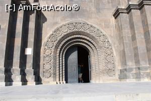 [P46] Yerevan, Muzeul Militar Mama Armenia, Intrarea în clădirea muzeului este asemănătoare intrărilor în bisericile armene » foto by mprofeanu
 - 
<span class="allrVoted glyphicon glyphicon-heart hidden" id="av1140027"></span>
<a class="m-l-10 hidden" id="sv1140027" onclick="voting_Foto_DelVot(,1140027,26066)" role="button">șterge vot <span class="glyphicon glyphicon-remove"></span></a>
<a id="v91140027" class=" c-red"  onclick="voting_Foto_SetVot(1140027)" role="button"><span class="glyphicon glyphicon-heart-empty"></span> <b>LIKE</b> = Votează poza</a> <img class="hidden"  id="f1140027W9" src="/imagini/loader.gif" border="0" /><span class="AjErrMes hidden" id="e1140027ErM"></span>