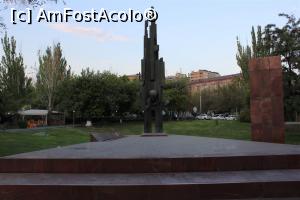 P87 <small>[SEP-2019]</small> Yerevan, Parcul Circular, Monument Yeghishe Charents a fost un poet și scriitor armean » foto by mprofeanu
 - 
<span class="allrVoted glyphicon glyphicon-heart hidden" id="av1140073"></span>
<a class="m-l-10 hidden" id="sv1140073" onclick="voting_Foto_DelVot(,1140073,0)" role="button">șterge vot <span class="glyphicon glyphicon-remove"></span></a>
<a id="v91140073" class=" c-red"  onclick="voting_Foto_SetVot(1140073)" role="button"><span class="glyphicon glyphicon-heart-empty"></span> <b>LIKE</b> = Votează poza</a> <img class="hidden"  id="f1140073W9" src="/imagini/loader.gif" border="0" /><span class="AjErrMes hidden" id="e1140073ErM"></span>