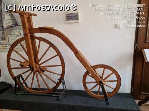 P20 [JUN-2024] 20. Prototipul velocipedului realizat în 1860, sau „Penny farthing”, în engleză, simbolizează o roată mare în față și una mică în spate.