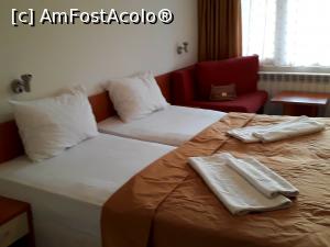 [P03] Hotelul Relax Coop-Vonesta Voda. Camera dubla cu paturi separate, alaturate.  » foto by Floria
 - 
<span class="allrVoted glyphicon glyphicon-heart hidden" id="av1143234"></span>
<a class="m-l-10 hidden" id="sv1143234" onclick="voting_Foto_DelVot(,1143234,26120)" role="button">șterge vot <span class="glyphicon glyphicon-remove"></span></a>
<a id="v91143234" class=" c-red"  onclick="voting_Foto_SetVot(1143234)" role="button"><span class="glyphicon glyphicon-heart-empty"></span> <b>LIKE</b> = Votează poza</a> <img class="hidden"  id="f1143234W9" src="/imagini/loader.gif" border="0" /><span class="AjErrMes hidden" id="e1143234ErM"></span>