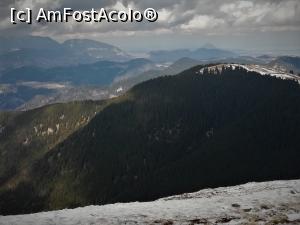 [P15] Vedere de pe Vârful Cioara. Curmătura Pietrei Craiului iar in depărtare Măgura Codlei » foto by Mika
 - 
<span class="allrVoted glyphicon glyphicon-heart hidden" id="av1149982"></span>
<a class="m-l-10 hidden" id="sv1149982" onclick="voting_Foto_DelVot(,1149982,26205)" role="button">șterge vot <span class="glyphicon glyphicon-remove"></span></a>
<a id="v91149982" class=" c-red"  onclick="voting_Foto_SetVot(1149982)" role="button"><span class="glyphicon glyphicon-heart-empty"></span> <b>LIKE</b> = Votează poza</a> <img class="hidden"  id="f1149982W9" src="/imagini/loader.gif" border="0" /><span class="AjErrMes hidden" id="e1149982ErM"></span>