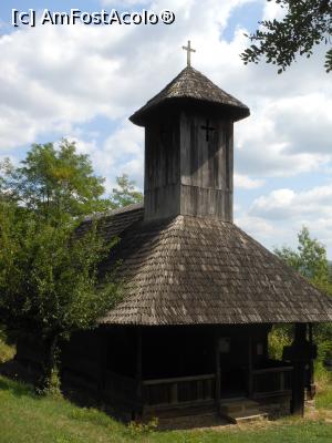 P07 [SEP-2021] Muzeul Satului Vâlcean - Biserica de lemn din Mângureni.