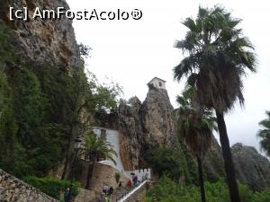 P05 [SEP-2019] Hai hui prin Guadalest - spre intrarea în castel privind spre turnul clopotniţă
