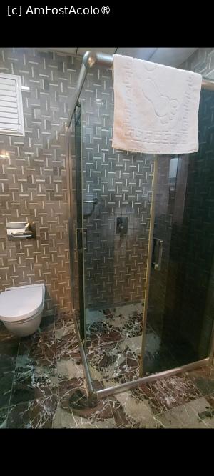 [P04] Cabina de dus,se observă și lipsa furtunului...u » foto by wasi
 - 
<span class="allrVoted glyphicon glyphicon-heart hidden" id="av1533431"></span>
<a class="m-l-10 hidden" id="sv1533431" onclick="voting_Foto_DelVot(,1533431,26575)" role="button">șterge vot <span class="glyphicon glyphicon-remove"></span></a>
<a id="v91533431" class=" c-red"  onclick="voting_Foto_SetVot(1533431)" role="button"><span class="glyphicon glyphicon-heart-empty"></span> <b>LIKE</b> = Votează poza</a> <img class="hidden"  id="f1533431W9" src="/imagini/loader.gif" border="0" /><span class="AjErrMes hidden" id="e1533431ErM"></span>