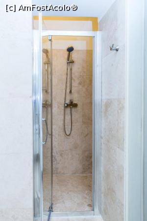 [P16] Etajul 1_cabina de duș din baia noastră » foto by k-lator <span class="label label-default labelC_thin small">NEVOTABILĂ</span>