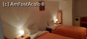 [P12] Bacău, Pensiunea Studio, Camera 12, Paturile cu Noptierele și Veiozele aferente » foto by mprofeanu
 - 
<span class="allrVoted glyphicon glyphicon-heart hidden" id="av1505266"></span>
<a class="m-l-10 hidden" id="sv1505266" onclick="voting_Foto_DelVot(,1505266,27059)" role="button">șterge vot <span class="glyphicon glyphicon-remove"></span></a>
<a id="v91505266" class=" c-red"  onclick="voting_Foto_SetVot(1505266)" role="button"><span class="glyphicon glyphicon-heart-empty"></span> <b>LIKE</b> = Votează poza</a> <img class="hidden"  id="f1505266W9" src="/imagini/loader.gif" border="0" /><span class="AjErrMes hidden" id="e1505266ErM"></span>