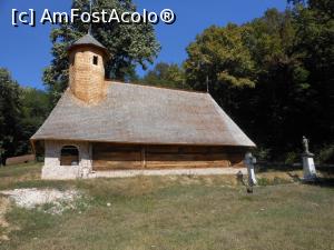 [P11] Muzeul memorial Nicolae Balcescu - Biserica de lemn de la Galtofani. » foto by iulianic
 - 
<span class="allrVoted glyphicon glyphicon-heart hidden" id="av1258702"></span>
<a class="m-l-10 hidden" id="sv1258702" onclick="voting_Foto_DelVot(,1258702,27113)" role="button">șterge vot <span class="glyphicon glyphicon-remove"></span></a>
<a id="v91258702" class=" c-red"  onclick="voting_Foto_SetVot(1258702)" role="button"><span class="glyphicon glyphicon-heart-empty"></span> <b>LIKE</b> = Votează poza</a> <img class="hidden"  id="f1258702W9" src="/imagini/loader.gif" border="0" /><span class="AjErrMes hidden" id="e1258702ErM"></span>