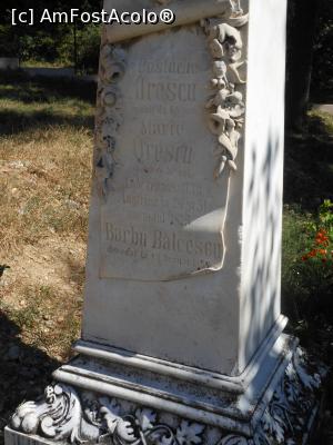 [P15] Muzeul memorial Nicolae Balcescu - Biserica de lemn de la Galtofani. Vechi monument funerar. » foto by iulianic
 - 
<span class="allrVoted glyphicon glyphicon-heart hidden" id="av1258706"></span>
<a class="m-l-10 hidden" id="sv1258706" onclick="voting_Foto_DelVot(,1258706,27113)" role="button">șterge vot <span class="glyphicon glyphicon-remove"></span></a>
<a id="v91258706" class=" c-red"  onclick="voting_Foto_SetVot(1258706)" role="button"><span class="glyphicon glyphicon-heart-empty"></span> <b>LIKE</b> = Votează poza</a> <img class="hidden"  id="f1258706W9" src="/imagini/loader.gif" border="0" /><span class="AjErrMes hidden" id="e1258706ErM"></span>