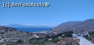 P04 [JUN-2021] Privelişte spre mare din drumul spre Agia Marina. Se zăreşte în depărtare insula Karpathos