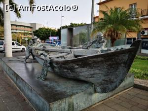 [P34] Monumentul din fața Mercado de Africa » foto by crismis
 - 
<span class="allrVoted glyphicon glyphicon-heart hidden" id="av1161953"></span>
<a class="m-l-10 hidden" id="sv1161953" onclick="voting_Foto_DelVot(,1161953,27840)" role="button">șterge vot <span class="glyphicon glyphicon-remove"></span></a>
<a id="v91161953" class=" c-red"  onclick="voting_Foto_SetVot(1161953)" role="button"><span class="glyphicon glyphicon-heart-empty"></span> <b>LIKE</b> = Votează poza</a> <img class="hidden"  id="f1161953W9" src="/imagini/loader.gif" border="0" /><span class="AjErrMes hidden" id="e1161953ErM"></span>