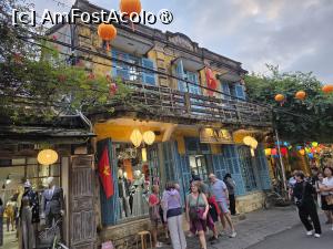 [P68] La pas prin Hoi An » foto by crismis
 - 
<span class="allrVoted glyphicon glyphicon-heart hidden" id="av1542915"></span>
<a class="m-l-10 hidden" id="sv1542915" onclick="voting_Foto_DelVot(,1542915,27864)" role="button">șterge vot <span class="glyphicon glyphicon-remove"></span></a>
<a id="v91542915" class=" c-red"  onclick="voting_Foto_SetVot(1542915)" role="button"><span class="glyphicon glyphicon-heart-empty"></span> <b>LIKE</b> = Votează poza</a> <img class="hidden"  id="f1542915W9" src="/imagini/loader.gif" border="0" /><span class="AjErrMes hidden" id="e1542915ErM"></span>
