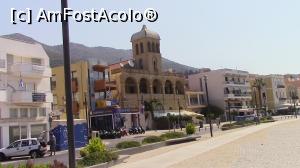 [P08] Bulevardul Sofouli din Samos Town. In centrul imaginii apare Biserica Catolica Fecioara Maria. » foto by ovidiuyepi
 - 
<span class="allrVoted glyphicon glyphicon-heart hidden" id="av1219264"></span>
<a class="m-l-10 hidden" id="sv1219264" onclick="voting_Foto_DelVot(,1219264,27937)" role="button">șterge vot <span class="glyphicon glyphicon-remove"></span></a>
<a id="v91219264" class=" c-red"  onclick="voting_Foto_SetVot(1219264)" role="button"><span class="glyphicon glyphicon-heart-empty"></span> <b>LIKE</b> = Votează poza</a> <img class="hidden"  id="f1219264W9" src="/imagini/loader.gif" border="0" /><span class="AjErrMes hidden" id="e1219264ErM"></span>