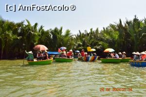 [P25] Hoi An Coconut Boat » foto by Pușcașu Marin
 - 
<span class="allrVoted glyphicon glyphicon-heart hidden" id="av1450596"></span>
<a class="m-l-10 hidden" id="sv1450596" onclick="voting_Foto_DelVot(,1450596,28750)" role="button">șterge vot <span class="glyphicon glyphicon-remove"></span></a>
<a id="v91450596" class=" c-red"  onclick="voting_Foto_SetVot(1450596)" role="button"><span class="glyphicon glyphicon-heart-empty"></span> <b>LIKE</b> = Votează poza</a> <img class="hidden"  id="f1450596W9" src="/imagini/loader.gif" border="0" /><span class="AjErrMes hidden" id="e1450596ErM"></span>