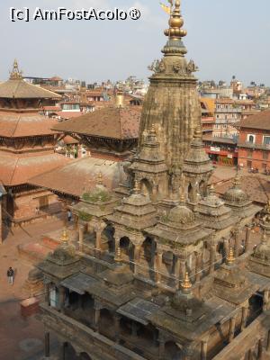 [P12] Patan - Momo King Rooftop. Patan Durbar Squar văzută de pe terasă. » foto by iulianic
 - 
<span class="allrVoted glyphicon glyphicon-heart hidden" id="av1458377"></span>
<a class="m-l-10 hidden" id="sv1458377" onclick="voting_Foto_DelVot(,1458377,28787)" role="button">șterge vot <span class="glyphicon glyphicon-remove"></span></a>
<a id="v91458377" class=" c-red"  onclick="voting_Foto_SetVot(1458377)" role="button"><span class="glyphicon glyphicon-heart-empty"></span> <b>LIKE</b> = Votează poza</a> <img class="hidden"  id="f1458377W9" src="/imagini/loader.gif" border="0" /><span class="AjErrMes hidden" id="e1458377ErM"></span>