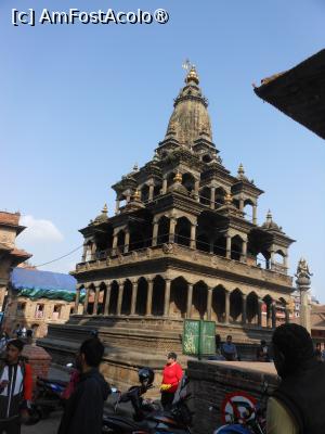 [P17] Patan - Momo King Rooftop. Templu în Patan Durbar Squar. » foto by iulianic
 - 
<span class="allrVoted glyphicon glyphicon-heart hidden" id="av1458382"></span>
<a class="m-l-10 hidden" id="sv1458382" onclick="voting_Foto_DelVot(,1458382,28787)" role="button">șterge vot <span class="glyphicon glyphicon-remove"></span></a>
<a id="v91458382" class=" c-red"  onclick="voting_Foto_SetVot(1458382)" role="button"><span class="glyphicon glyphicon-heart-empty"></span> <b>LIKE</b> = Votează poza</a> <img class="hidden"  id="f1458382W9" src="/imagini/loader.gif" border="0" /><span class="AjErrMes hidden" id="e1458382ErM"></span>