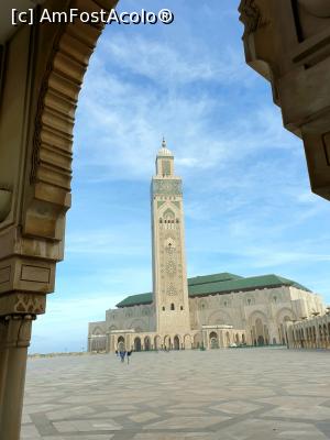 [P04] Moscheea Hasan al II-lea este cea mai mare din Maroc si a treia din lume, dupa cele din Mecca si Medina, putand gazdui 80.000 credinciosi pe esplanada, in aer liber si pana la 25.000, in interior. Este ornamentata cu marmura albastru pal si gresie Zellige, in stilul traditional marocan. » foto by geani anto
 - 
<span class="allrVoted glyphicon glyphicon-heart hidden" id="av1299332"></span>
<a class="m-l-10 hidden" id="sv1299332" onclick="voting_Foto_DelVot(,1299332,28789)" role="button">șterge vot <span class="glyphicon glyphicon-remove"></span></a>
<a id="v91299332" class=" c-red"  onclick="voting_Foto_SetVot(1299332)" role="button"><span class="glyphicon glyphicon-heart-empty"></span> <b>LIKE</b> = Votează poza</a> <img class="hidden"  id="f1299332W9" src="/imagini/loader.gif" border="0" /><span class="AjErrMes hidden" id="e1299332ErM"></span>