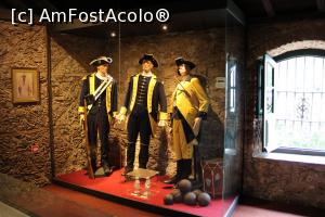 [P58] Colonia del Sacramento, Barrio Histórico, Museo Portugués, Uniforme militare portugheze » foto by mprofeanu
 - 
<span class="allrVoted glyphicon glyphicon-heart hidden" id="av1091811"></span>
<a class="m-l-10 hidden" id="sv1091811" onclick="voting_Foto_DelVot(,1091811,28903)" role="button">șterge vot <span class="glyphicon glyphicon-remove"></span></a>
<a id="v91091811" class=" c-red"  onclick="voting_Foto_SetVot(1091811)" role="button"><span class="glyphicon glyphicon-heart-empty"></span> <b>LIKE</b> = Votează poza</a> <img class="hidden"  id="f1091811W9" src="/imagini/loader.gif" border="0" /><span class="AjErrMes hidden" id="e1091811ErM"></span>