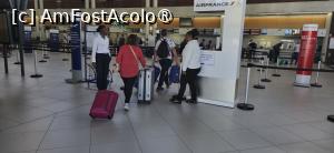 [P20] 20. Dar ghișeele aferente Air France șunt în capătul secțiunii „A”. » foto by msnd
 - 
<span class="allrVoted glyphicon glyphicon-heart hidden" id="av1476564"></span>
<a class="m-l-10 hidden" id="sv1476564" onclick="voting_Foto_DelVot(,1476564,28941)" role="button">șterge vot <span class="glyphicon glyphicon-remove"></span></a>
<a id="v91476564" class=" c-red"  onclick="voting_Foto_SetVot(1476564)" role="button"><span class="glyphicon glyphicon-heart-empty"></span> <b>LIKE</b> = Votează poza</a> <img class="hidden"  id="f1476564W9" src="/imagini/loader.gif" border="0" /><span class="AjErrMes hidden" id="e1476564ErM"></span>