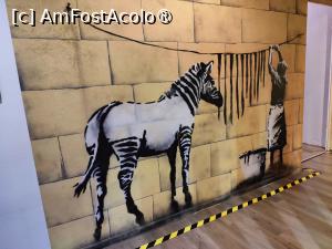 [P16] Muzeul Banksy Cracovia » foto by crismis
 - 
<span class="allrVoted glyphicon glyphicon-heart hidden" id="av1476906"></span>
<a class="m-l-10 hidden" id="sv1476906" onclick="voting_Foto_DelVot(,1476906,28942)" role="button">șterge vot <span class="glyphicon glyphicon-remove"></span></a>
<a id="v91476906" class=" c-red"  onclick="voting_Foto_SetVot(1476906)" role="button"><span class="glyphicon glyphicon-heart-empty"></span> <b>LIKE</b> = Votează poza</a> <img class="hidden"  id="f1476906W9" src="/imagini/loader.gif" border="0" /><span class="AjErrMes hidden" id="e1476906ErM"></span>