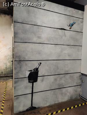 [P25] Muzeul Banksy Cracovia » foto by crismis
 - 
<span class="allrVoted glyphicon glyphicon-heart hidden" id="av1476915"></span>
<a class="m-l-10 hidden" id="sv1476915" onclick="voting_Foto_DelVot(,1476915,28942)" role="button">șterge vot <span class="glyphicon glyphicon-remove"></span></a>
<a id="v91476915" class=" c-red"  onclick="voting_Foto_SetVot(1476915)" role="button"><span class="glyphicon glyphicon-heart-empty"></span> <b>LIKE</b> = Votează poza</a> <img class="hidden"  id="f1476915W9" src="/imagini/loader.gif" border="0" /><span class="AjErrMes hidden" id="e1476915ErM"></span>