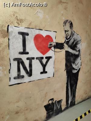 [P43] Muzeul Banksy Cracovia » foto by crismis
 - 
<span class="allrVoted glyphicon glyphicon-heart hidden" id="av1476933"></span>
<a class="m-l-10 hidden" id="sv1476933" onclick="voting_Foto_DelVot(,1476933,28942)" role="button">șterge vot <span class="glyphicon glyphicon-remove"></span></a>
<a id="v91476933" class=" c-red"  onclick="voting_Foto_SetVot(1476933)" role="button"><span class="glyphicon glyphicon-heart-empty"></span> <b>LIKE</b> = Votează poza</a> <img class="hidden"  id="f1476933W9" src="/imagini/loader.gif" border="0" /><span class="AjErrMes hidden" id="e1476933ErM"></span>