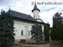 [P03] Manastirea Slatina . » foto by cronung
 - 
<span class="allrVoted glyphicon glyphicon-heart hidden" id="av22222"></span>
<a class="m-l-10 hidden" id="sv22222" onclick="voting_Foto_DelVot(,22222,28961)" role="button">șterge vot <span class="glyphicon glyphicon-remove"></span></a>
<a id="v922222" class=" c-red"  onclick="voting_Foto_SetVot(22222)" role="button"><span class="glyphicon glyphicon-heart-empty"></span> <b>LIKE</b> = Votează poza</a> <img class="hidden"  id="f22222W9" src="/imagini/loader.gif" border="0" /><span class="AjErrMes hidden" id="e22222ErM"></span>