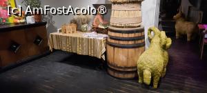 [P05] Cernăuți, Restaurantul Hopachok - Fermă de animale » foto by mprofeanu
 - 
<span class="allrVoted glyphicon glyphicon-heart hidden" id="av1480825"></span>
<a class="m-l-10 hidden" id="sv1480825" onclick="voting_Foto_DelVot(,1480825,28966)" role="button">șterge vot <span class="glyphicon glyphicon-remove"></span></a>
<a id="v91480825" class=" c-red"  onclick="voting_Foto_SetVot(1480825)" role="button"><span class="glyphicon glyphicon-heart-empty"></span> <b>LIKE</b> = Votează poza</a> <img class="hidden"  id="f1480825W9" src="/imagini/loader.gif" border="0" /><span class="AjErrMes hidden" id="e1480825ErM"></span>
