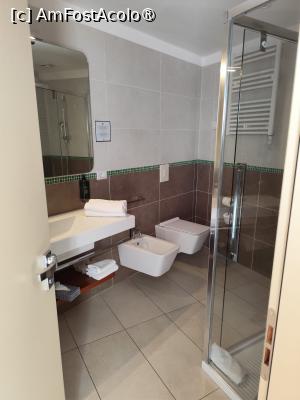 [P08] Baia cu bideu si cabina de dus » foto by ilee
 - 
<span class="allrVoted glyphicon glyphicon-heart hidden" id="av1506635"></span>
<a class="m-l-10 hidden" id="sv1506635" onclick="voting_Foto_DelVot(,1506635,29003)" role="button">șterge vot <span class="glyphicon glyphicon-remove"></span></a>
<a id="v91506635" class=" c-red"  onclick="voting_Foto_SetVot(1506635)" role="button"><span class="glyphicon glyphicon-heart-empty"></span> <b>LIKE</b> = Votează poza</a> <img class="hidden"  id="f1506635W9" src="/imagini/loader.gif" border="0" /><span class="AjErrMes hidden" id="e1506635ErM"></span>