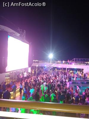 [P01] discoteca la piscina mare » foto by aurora56
 - 
<span class="allrVoted glyphicon glyphicon-heart hidden" id="av1486409"></span>
<a class="m-l-10 hidden" id="sv1486409" onclick="voting_Foto_DelVot(,1486409,29014)" role="button">șterge vot <span class="glyphicon glyphicon-remove"></span></a>
<a id="v91486409" class=" c-red"  onclick="voting_Foto_SetVot(1486409)" role="button"><span class="glyphicon glyphicon-heart-empty"></span> <b>LIKE</b> = Votează poza</a> <img class="hidden"  id="f1486409W9" src="/imagini/loader.gif" border="0" /><span class="AjErrMes hidden" id="e1486409ErM"></span>