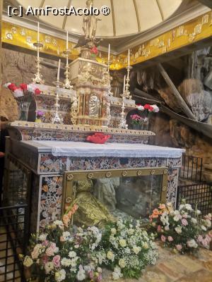 [P07] Grota Santa Rosalia de pe muntele Pellegrino » foto by dorgo
 - 
<span class="allrVoted glyphicon glyphicon-heart hidden" id="av1504027"></span>
<a class="m-l-10 hidden" id="sv1504027" onclick="voting_Foto_DelVot(,1504027,29017)" role="button">șterge vot <span class="glyphicon glyphicon-remove"></span></a>
<a id="v91504027" class=" c-red"  onclick="voting_Foto_SetVot(1504027)" role="button"><span class="glyphicon glyphicon-heart-empty"></span> <b>LIKE</b> = Votează poza</a> <img class="hidden"  id="f1504027W9" src="/imagini/loader.gif" border="0" /><span class="AjErrMes hidden" id="e1504027ErM"></span>