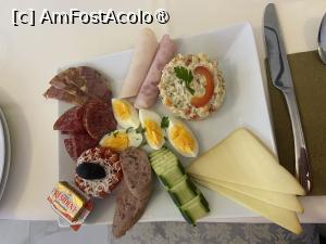 [P31] Hotel Alexandra Mamaia - papa bun » foto by nicole33
 - 
<span class="allrVoted glyphicon glyphicon-heart hidden" id="av1513051"></span>
<a class="m-l-10 hidden" id="sv1513051" onclick="voting_Foto_DelVot(,1513051,29052)" role="button">șterge vot <span class="glyphicon glyphicon-remove"></span></a>
<a id="v91513051" class=" c-red"  onclick="voting_Foto_SetVot(1513051)" role="button"><span class="glyphicon glyphicon-heart-empty"></span> <b>LIKE</b> = Votează poza</a> <img class="hidden"  id="f1513051W9" src="/imagini/loader.gif" border="0" /><span class="AjErrMes hidden" id="e1513051ErM"></span>