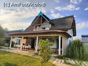 [P01] Laguna Vadu; clădirea principală, camera noastră fiind în mansardă » foto by crismis
 - 
<span class="allrVoted glyphicon glyphicon-heart hidden" id="av1500474"></span>
<a class="m-l-10 hidden" id="sv1500474" onclick="voting_Foto_DelVot(,1500474,29137)" role="button">șterge vot <span class="glyphicon glyphicon-remove"></span></a>
<a id="v91500474" class=" c-red"  onclick="voting_Foto_SetVot(1500474)" role="button"><span class="glyphicon glyphicon-heart-empty"></span> <b>LIKE</b> = Votează poza</a> <img class="hidden"  id="f1500474W9" src="/imagini/loader.gif" border="0" /><span class="AjErrMes hidden" id="e1500474ErM"></span>