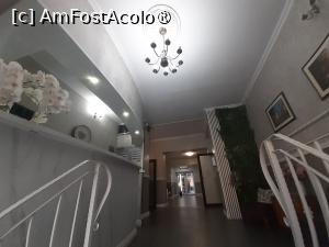 [P02] Holul de la recepție » foto by FrancescaClara
 - 
<span class="allrVoted glyphicon glyphicon-heart hidden" id="av1504959"></span>
<a class="m-l-10 hidden" id="sv1504959" onclick="voting_Foto_DelVot(,1504959,29170)" role="button">șterge vot <span class="glyphicon glyphicon-remove"></span></a>
<a id="v91504959" class=" c-red"  onclick="voting_Foto_SetVot(1504959)" role="button"><span class="glyphicon glyphicon-heart-empty"></span> <b>LIKE</b> = Votează poza</a> <img class="hidden"  id="f1504959W9" src="/imagini/loader.gif" border="0" /><span class="AjErrMes hidden" id="e1504959ErM"></span>