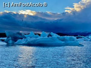 [P35] Laguna Ghețarului Jokulsarlon » foto by adso
 - 
<span class="allrVoted glyphicon glyphicon-heart hidden" id="av1507832"></span>
<a class="m-l-10 hidden" id="sv1507832" onclick="voting_Foto_DelVot(,1507832,29183)" role="button">șterge vot <span class="glyphicon glyphicon-remove"></span></a>
<a id="v91507832" class=" c-red"  onclick="voting_Foto_SetVot(1507832)" role="button"><span class="glyphicon glyphicon-heart-empty"></span> <b>LIKE</b> = Votează poza</a> <img class="hidden"  id="f1507832W9" src="/imagini/loader.gif" border="0" /><span class="AjErrMes hidden" id="e1507832ErM"></span>