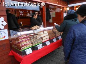 [P12] București - Târgul de Crăciun 2022. Prăjituri. » foto by iulianic
 - 
<span class="allrVoted glyphicon glyphicon-heart hidden" id="av1341636"></span>
<a class="m-l-10 hidden" id="sv1341636" onclick="voting_Foto_DelVot(,1341636,29197)" role="button">șterge vot <span class="glyphicon glyphicon-remove"></span></a>
<a id="v91341636" class=" c-red"  onclick="voting_Foto_SetVot(1341636)" role="button"><span class="glyphicon glyphicon-heart-empty"></span> <b>LIKE</b> = Votează poza</a> <img class="hidden"  id="f1341636W9" src="/imagini/loader.gif" border="0" /><span class="AjErrMes hidden" id="e1341636ErM"></span>