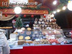 [P36] București - Târgul de Crăciun 2022. Plăcinte, cozonaci, prăjituri și găluște cu prune. » foto by iulianic
 - 
<span class="allrVoted glyphicon glyphicon-heart hidden" id="av1341660"></span>
<a class="m-l-10 hidden" id="sv1341660" onclick="voting_Foto_DelVot(,1341660,29197)" role="button">șterge vot <span class="glyphicon glyphicon-remove"></span></a>
<a id="v91341660" class=" c-red"  onclick="voting_Foto_SetVot(1341660)" role="button"><span class="glyphicon glyphicon-heart-empty"></span> <b>LIKE</b> = Votează poza</a> <img class="hidden"  id="f1341660W9" src="/imagini/loader.gif" border="0" /><span class="AjErrMes hidden" id="e1341660ErM"></span>