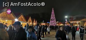 [P28] West Side Christmas Market - aglomeratia » foto by ⭐ValentinB_88⭐
 - 
<span class="allrVoted glyphicon glyphicon-heart hidden" id="av1340025"></span>
<a class="m-l-10 hidden" id="sv1340025" onclick="voting_Foto_DelVot(,1340025,29197)" role="button">șterge vot <span class="glyphicon glyphicon-remove"></span></a>
<a id="v91340025" class=" c-red"  onclick="voting_Foto_SetVot(1340025)" role="button"><span class="glyphicon glyphicon-heart-empty"></span> <b>LIKE</b> = Votează poza</a> <img class="hidden"  id="f1340025W9" src="/imagini/loader.gif" border="0" /><span class="AjErrMes hidden" id="e1340025ErM"></span>