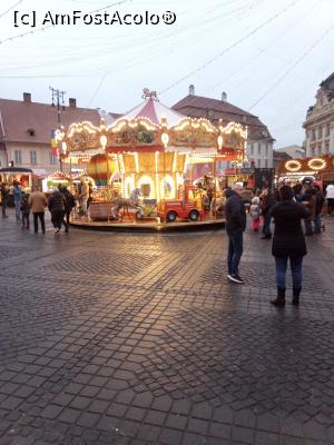 [P22] Caruselul din t&acirc;rgul de Crăciun » foto by nelu73
 - 
&lt;span class=&quot;allrVoted glyphicon glyphicon-heart hidden&quot; id=&quot;av1341253&quot;&gt;&lt;/span&gt;
&lt;a class=&quot;m-l-10 hidden&quot; id=&quot;sv1341253&quot; onclick=&quot;voting_Foto_DelVot(,1341253,29199)&quot; role=&quot;button&quot;&gt;șterge vot &lt;span class=&quot;glyphicon glyphicon-remove&quot;&gt;&lt;/span&gt;&lt;/a&gt;
&lt;a id=&quot;v91341253&quot; class=&quot; c-red&quot;  onclick=&quot;voting_Foto_SetVot(1341253)&quot; role=&quot;button&quot;&gt;&lt;span class=&quot;glyphicon glyphicon-heart-empty&quot;&gt;&lt;/span&gt; &lt;b&gt;LIKE&lt;/b&gt; = Votează poza&lt;/a&gt; &lt;img class=&quot;hidden&quot;  id=&quot;f1341253W9&quot; src=&quot;/imagini/loader.gif&quot; border=&quot;0&quot; /&gt;&lt;span class=&quot;AjErrMes hidden&quot; id=&quot;e1341253ErM&quot;&gt;&lt;/span&gt;