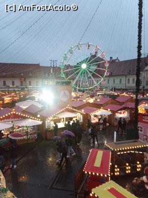 [P29] T&acirc;rgul de Crăciun văzut de sus » foto by nelu73
 - 
&lt;span class=&quot;allrVoted glyphicon glyphicon-heart hidden&quot; id=&quot;av1341572&quot;&gt;&lt;/span&gt;
&lt;a class=&quot;m-l-10 hidden&quot; id=&quot;sv1341572&quot; onclick=&quot;voting_Foto_DelVot(,1341572,29199)&quot; role=&quot;button&quot;&gt;șterge vot &lt;span class=&quot;glyphicon glyphicon-remove&quot;&gt;&lt;/span&gt;&lt;/a&gt;
&lt;a id=&quot;v91341572&quot; class=&quot; c-red&quot;  onclick=&quot;voting_Foto_SetVot(1341572)&quot; role=&quot;button&quot;&gt;&lt;span class=&quot;glyphicon glyphicon-heart-empty&quot;&gt;&lt;/span&gt; &lt;b&gt;LIKE&lt;/b&gt; = Votează poza&lt;/a&gt; &lt;img class=&quot;hidden&quot;  id=&quot;f1341572W9&quot; src=&quot;/imagini/loader.gif&quot; border=&quot;0&quot; /&gt;&lt;span class=&quot;AjErrMes hidden&quot; id=&quot;e1341572ErM&quot;&gt;&lt;/span&gt;