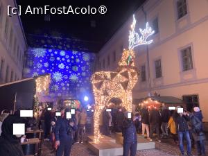 [P05] Prima curte interioară de la Muzeul Brukenthal,multă lume,căsuțe cu bunătăți » foto by AZE
 - 
&lt;span class=&quot;allrVoted glyphicon glyphicon-heart hidden&quot; id=&quot;av1399696&quot;&gt;&lt;/span&gt;
&lt;a class=&quot;m-l-10 hidden&quot; id=&quot;sv1399696&quot; onclick=&quot;voting_Foto_DelVot(,1399696,29199)&quot; role=&quot;button&quot;&gt;șterge vot &lt;span class=&quot;glyphicon glyphicon-remove&quot;&gt;&lt;/span&gt;&lt;/a&gt;
&lt;a id=&quot;v91399696&quot; class=&quot; c-red&quot;  onclick=&quot;voting_Foto_SetVot(1399696)&quot; role=&quot;button&quot;&gt;&lt;span class=&quot;glyphicon glyphicon-heart-empty&quot;&gt;&lt;/span&gt; &lt;b&gt;LIKE&lt;/b&gt; = Votează poza&lt;/a&gt; &lt;img class=&quot;hidden&quot;  id=&quot;f1399696W9&quot; src=&quot;/imagini/loader.gif&quot; border=&quot;0&quot; /&gt;&lt;span class=&quot;AjErrMes hidden&quot; id=&quot;e1399696ErM&quot;&gt;&lt;/span&gt;