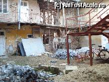 [P17] Sibiu -Piata Mica, curtea interioara a unei case ce este monument istoric (cea despre care va  vorbeam ) » foto by Diaura*
 - 
&lt;span class=&quot;allrVoted glyphicon glyphicon-heart hidden&quot; id=&quot;av284243&quot;&gt;&lt;/span&gt;
&lt;a class=&quot;m-l-10 hidden&quot; id=&quot;sv284243&quot; onclick=&quot;voting_Foto_DelVot(,284243,29199)&quot; role=&quot;button&quot;&gt;șterge vot &lt;span class=&quot;glyphicon glyphicon-remove&quot;&gt;&lt;/span&gt;&lt;/a&gt;
&lt;a id=&quot;v9284243&quot; class=&quot; c-red&quot;  onclick=&quot;voting_Foto_SetVot(284243)&quot; role=&quot;button&quot;&gt;&lt;span class=&quot;glyphicon glyphicon-heart-empty&quot;&gt;&lt;/span&gt; &lt;b&gt;LIKE&lt;/b&gt; = Votează poza&lt;/a&gt; &lt;img class=&quot;hidden&quot;  id=&quot;f284243W9&quot; src=&quot;/imagini/loader.gif&quot; border=&quot;0&quot; /&gt;&lt;span class=&quot;AjErrMes hidden&quot; id=&quot;e284243ErM&quot;&gt;&lt;/span&gt;